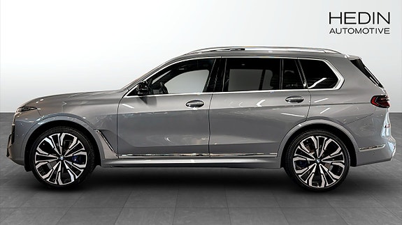 BMW X7 6 of 17