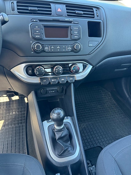 Kia Rio 15 of 21