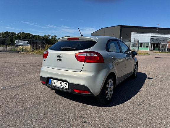 Kia Rio 6 of 21