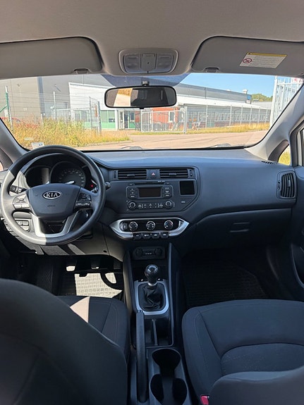 Kia Rio 18 of 21
