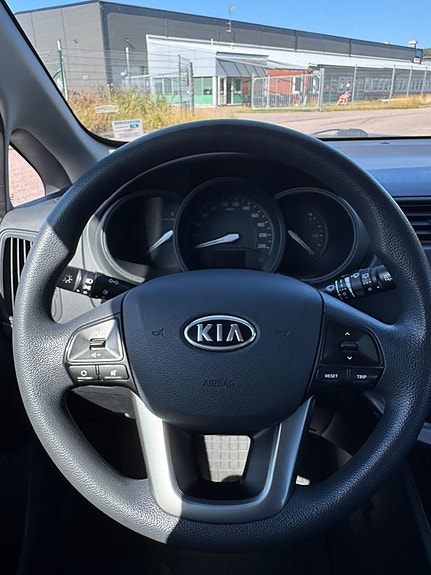Kia Rio 16 of 21