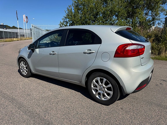 Kia Rio 4 of 21