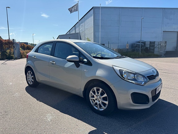 Kia Rio 9 of 21