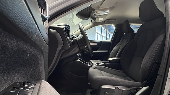 Volvo XC40 7 of 20