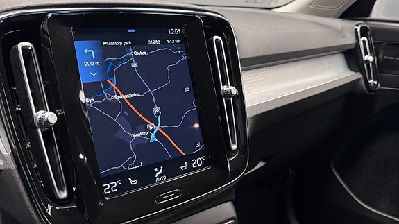Volvo XC40 9 of 20