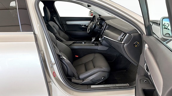 Volvo V90 3 of 21