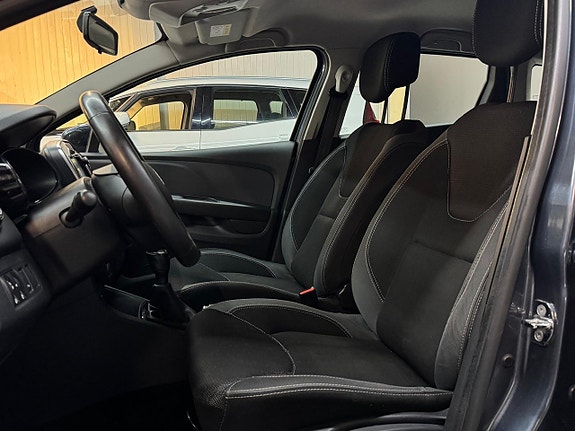 Renault Clio 15 of 16