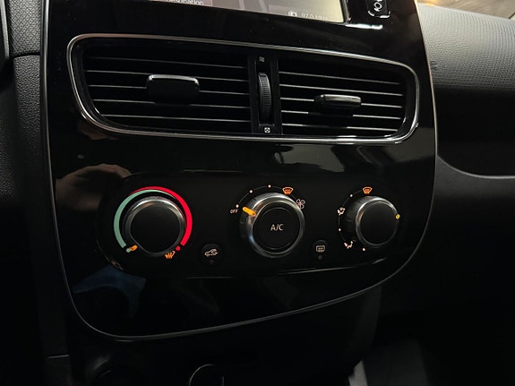 Renault Clio 13 of 16