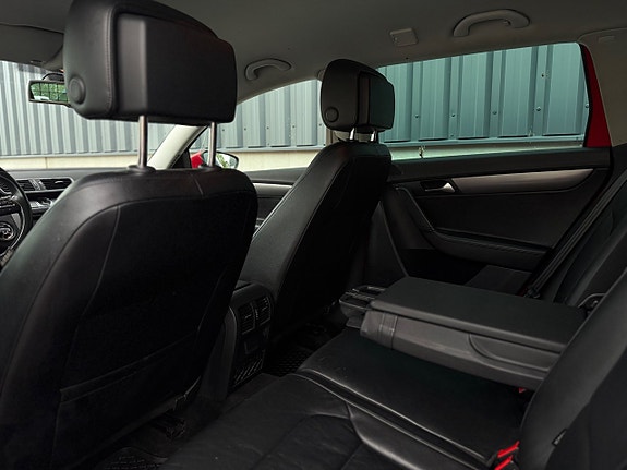 Volkswagen Passat 12 of 13