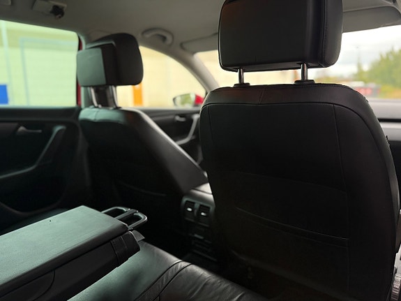Volkswagen Passat 13 of 13