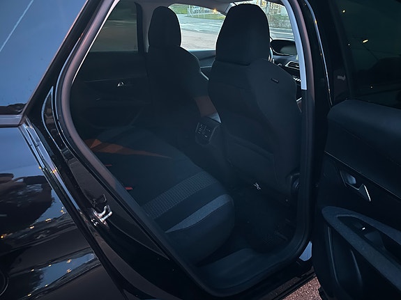 Peugeot 3008 5 of 11