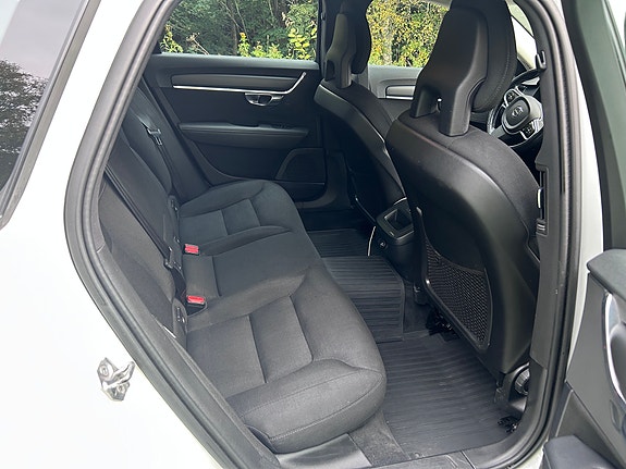 Volvo V90 9 of 17