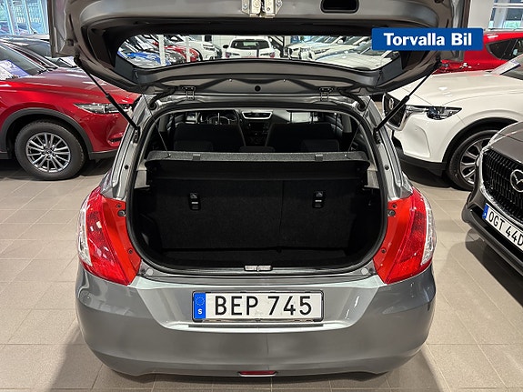 Suzuki Swift 13 of 15