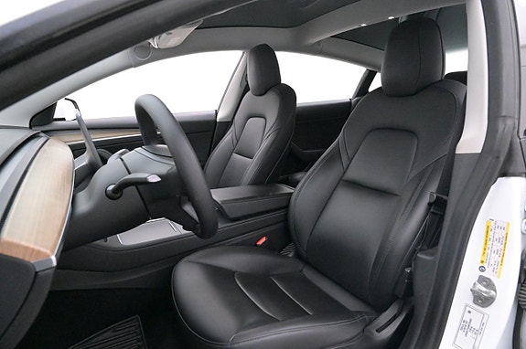 Tesla Model 3 9 of 27
