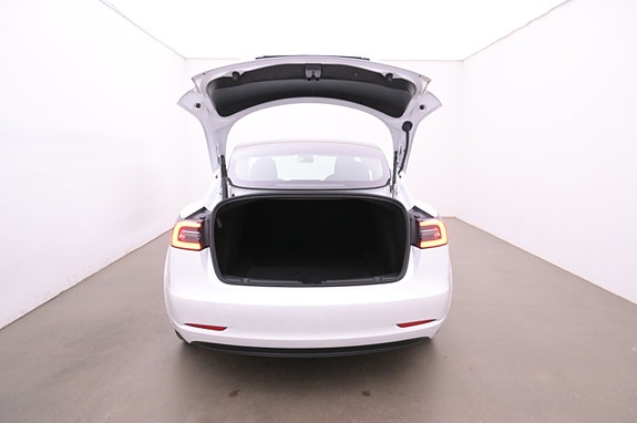 Tesla Model 3 22 of 27
