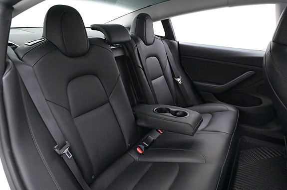 Tesla Model 3 21 of 27