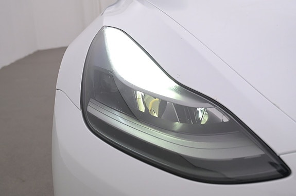 Tesla Model 3 26 of 27
