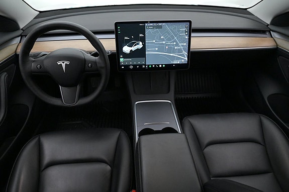 Tesla Model 3 6 of 27