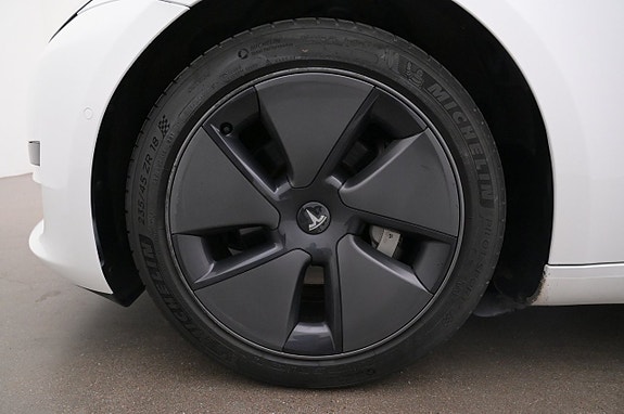 Tesla Model 3 27 of 27