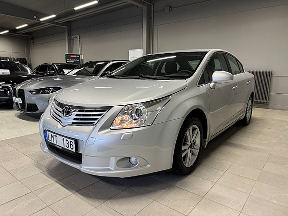 Toyota Avensis 5 of 15