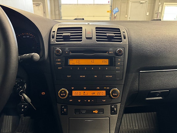 Toyota Avensis 11 of 15