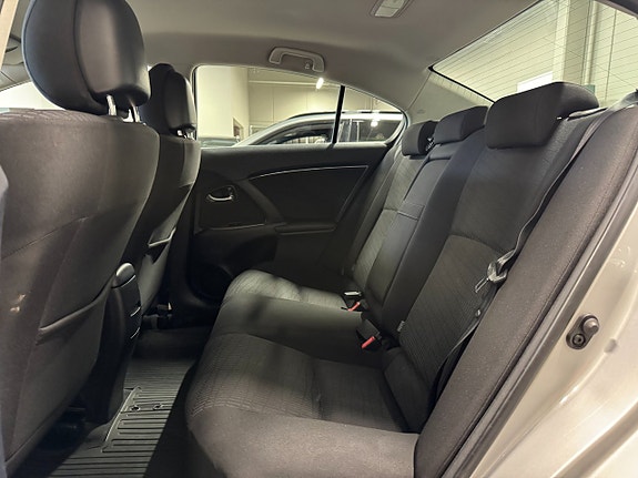 Toyota Avensis 14 of 15