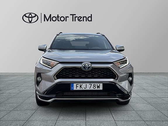 Toyota RAV4 6 of 16
