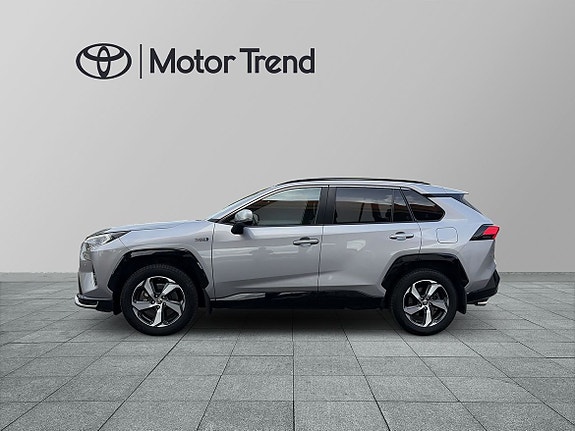 Toyota RAV4 4 of 16