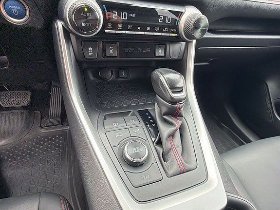 Toyota RAV4 16 of 16