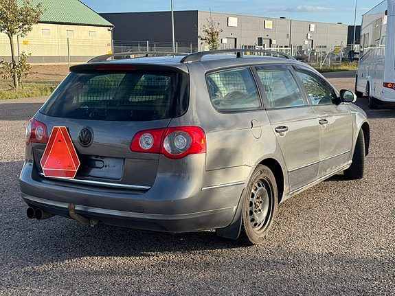 Volkswagen Passat 3 of 5