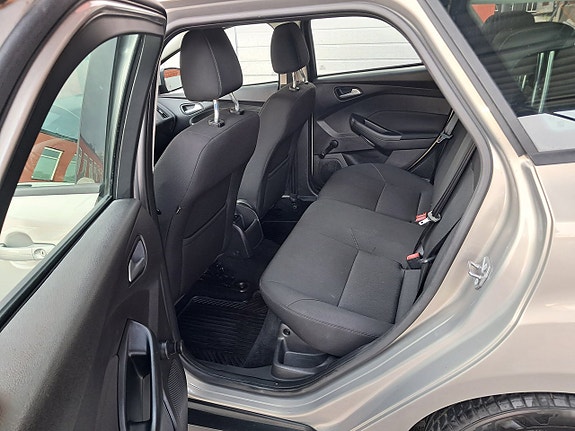 Ford Focus 10 of 16