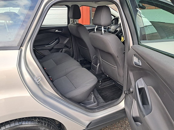 Ford Focus 12 of 16