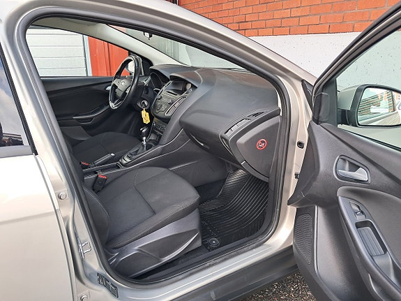 Ford Focus 11 of 16