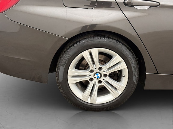BMW 320d 27 of 29