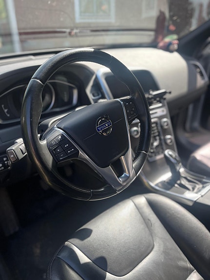 Volvo XC60 6 of 11
