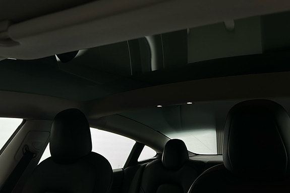 Tesla Model 3 17 of 25