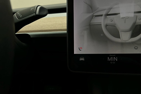 Tesla Model 3 20 of 25