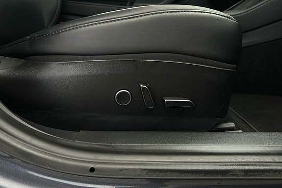 Tesla Model 3 16 of 25
