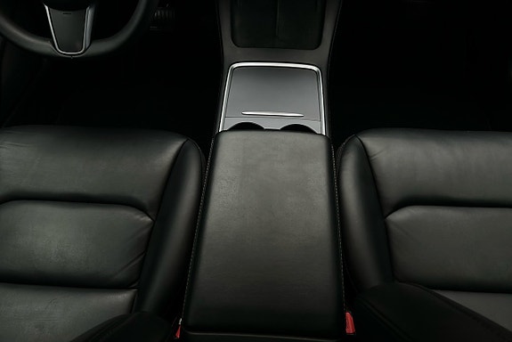 Tesla Model 3 8 of 25