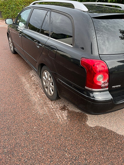 Toyota Avensis 5 of 5