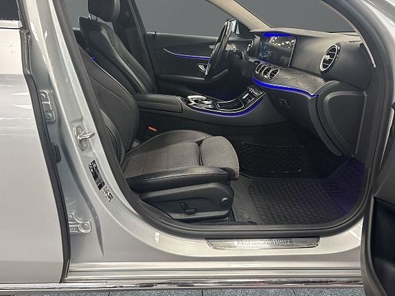 Mercedes-Benz E220 7 of 17