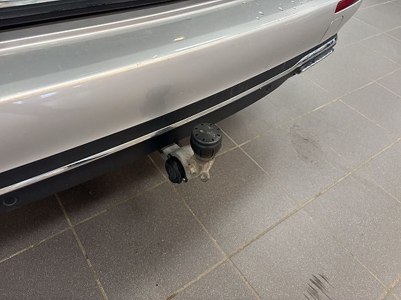 Mercedes-Benz E220 12 of 17