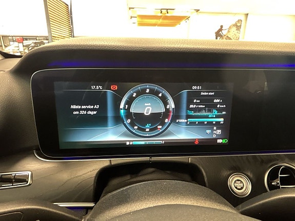 Mercedes-Benz E220 16 of 17