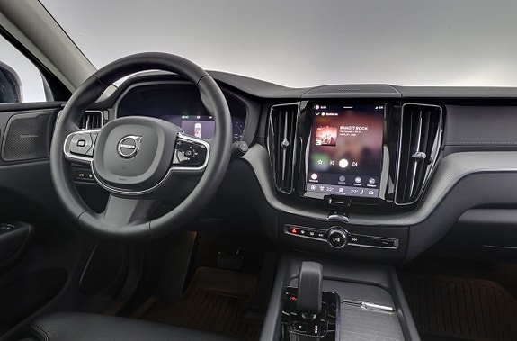 Volvo XC60 8 of 30
