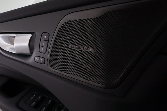Volvo XC60 20 of 30