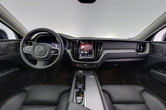 Volvo XC60 7 of 30
