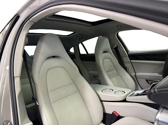Porsche Panamera 4 12 of 18