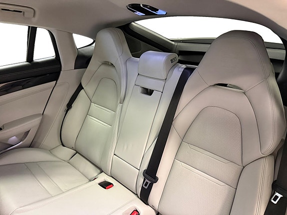 Porsche Panamera 4 11 of 18
