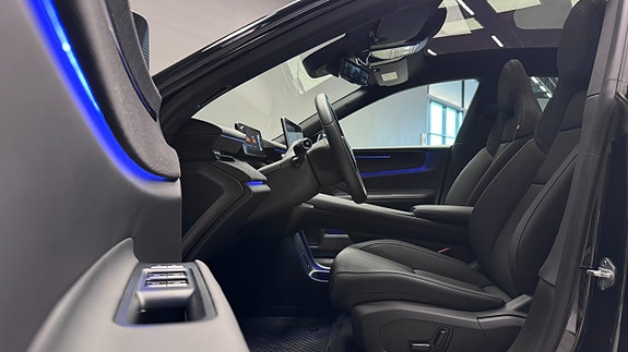 Polestar 4 8 of 27