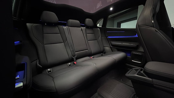 Polestar 4 12 of 27